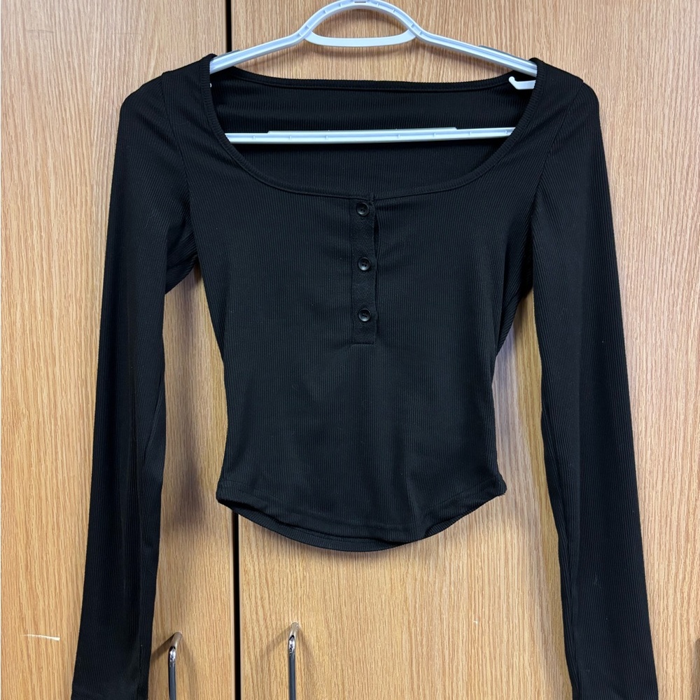 Black Long Sleeve Buttoned Women's Top